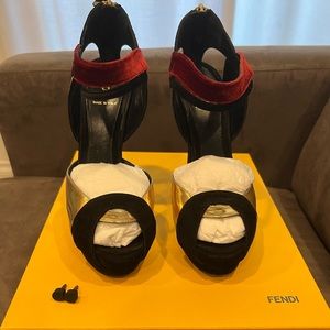 PRE-LOVED AUTHENTIC FENDI Platform shoes